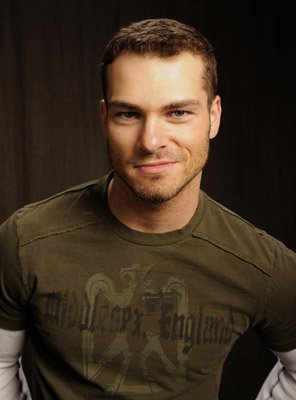 Shawn Roberts photo