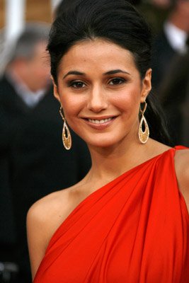 Emmanuelle Chriqui photo