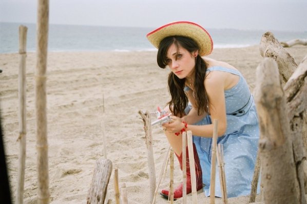 Zooey Deschanel photo