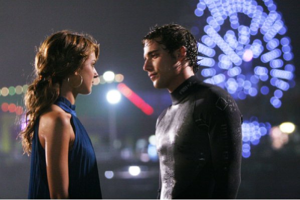 Dustin Milligan photo