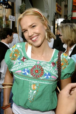 Arielle Kebbel photo