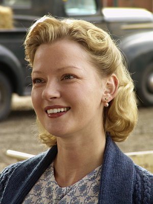 Gretchen Mol photo