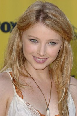 Elisabeth Harnois photo