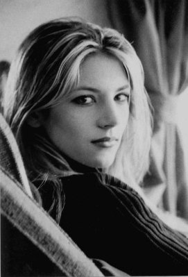 Katheryn Winnick photo