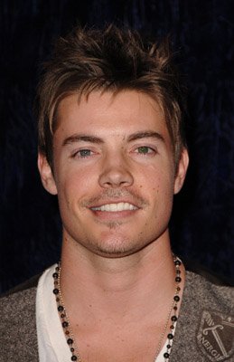 Josh Henderson photo