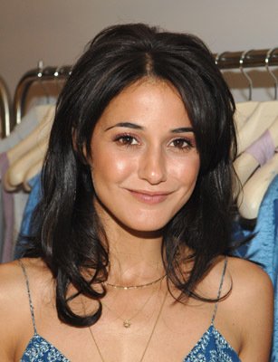 Emmanuelle Chriqui photo
