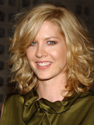 Jenna Elfman photo