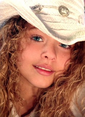 Sasha Pieterse photo