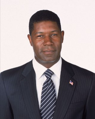 Dennis Haysbert photo
