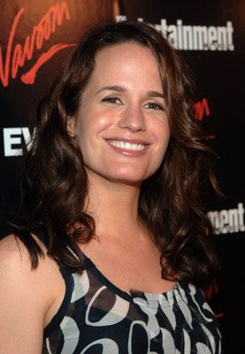 Elizabeth Reaser photo