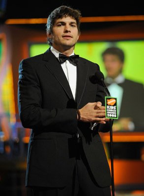Ashton Kutcher photo
