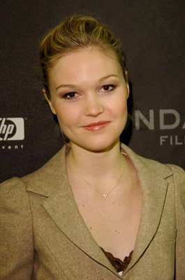 Julia Stiles photo