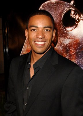 Laz Alonso photo