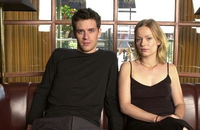 Samantha Mathis photo