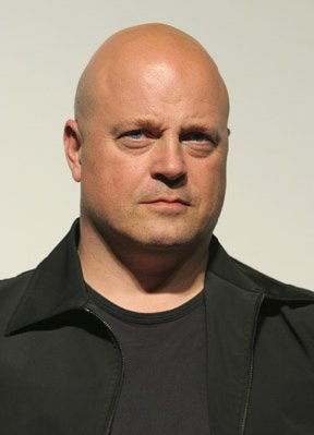 Michael Chiklis photo
