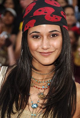 Emmanuelle Chriqui photo