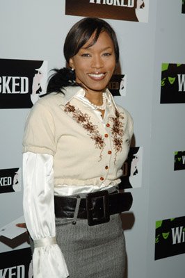 Angela Bassett photo