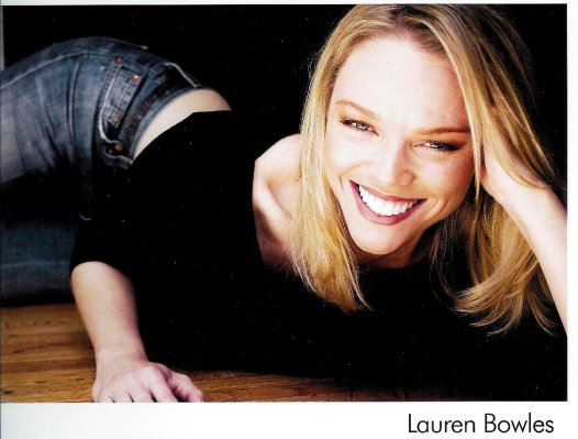 Lauren Bowles photo