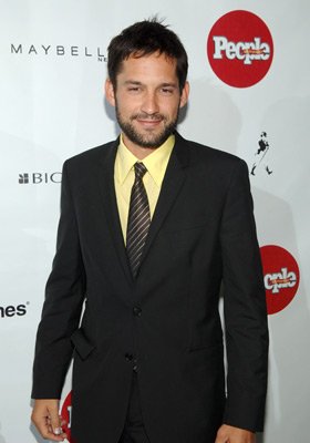 Enrique Murciano photo