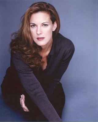 Elizabeth Perkins photo