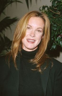 Elizabeth Perkins photo