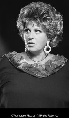 Lainie Kazan photo