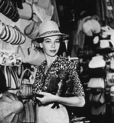 Leslie Caron photo