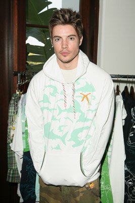 Josh Henderson photo