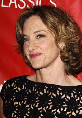 Joan Cusack photo