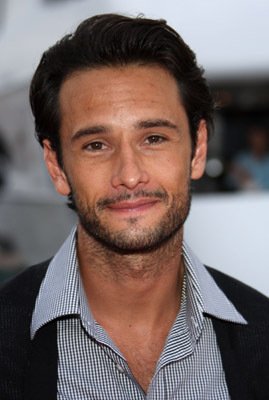 Rodrigo Santoro photo