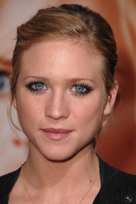 Brittany Snow photo