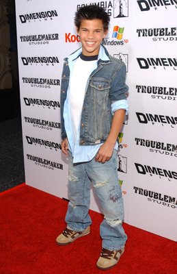 Taylor Lautner photo