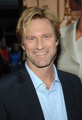Aaron Eckhart photo