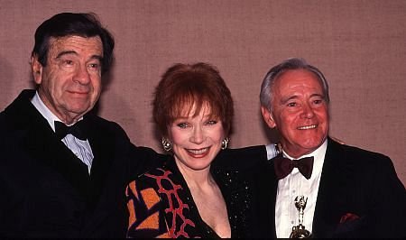 Shirley MacLaine photo