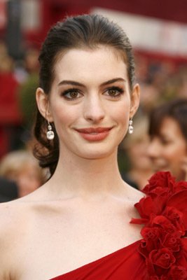 Anne Hathaway photo