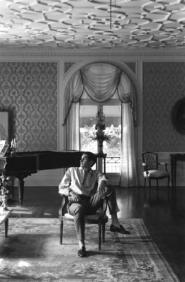 George Hamilton photo