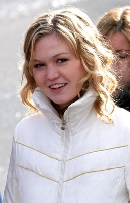 Julia Stiles photo