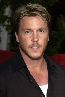 Lochlyn Munro photo