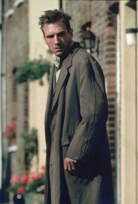 Ralph Fiennes photo