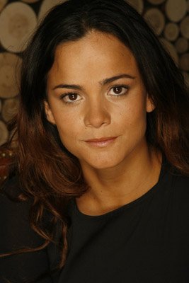 Alice Braga photo