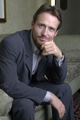 Linus Roache photo