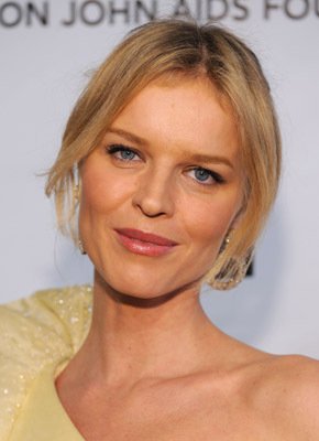 Eva Herzigova photo