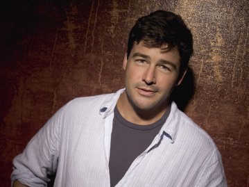 Kyle Chandler photo