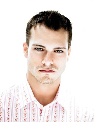 Shawn Roberts photo