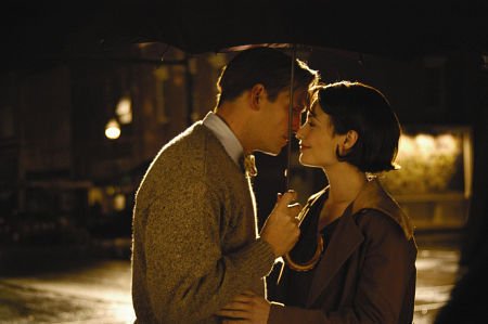 Claire Forlani photo