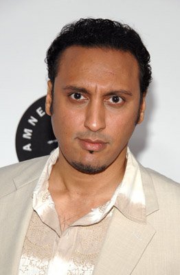 Aasif Mandvi photo