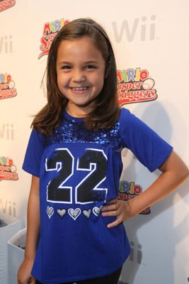 Bailee Madison photo