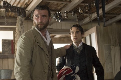 Liev Schreiber photo