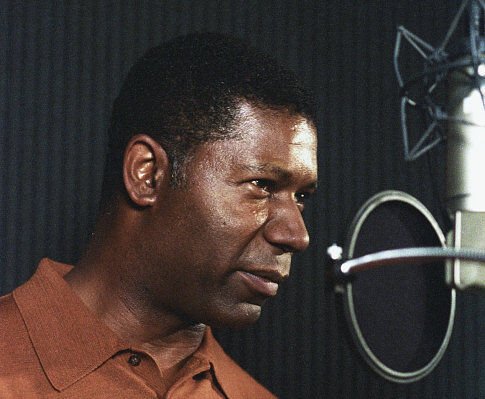 Dennis Haysbert photo