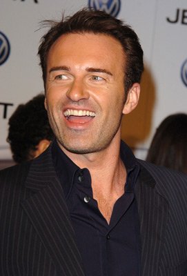 Julian McMahon photo